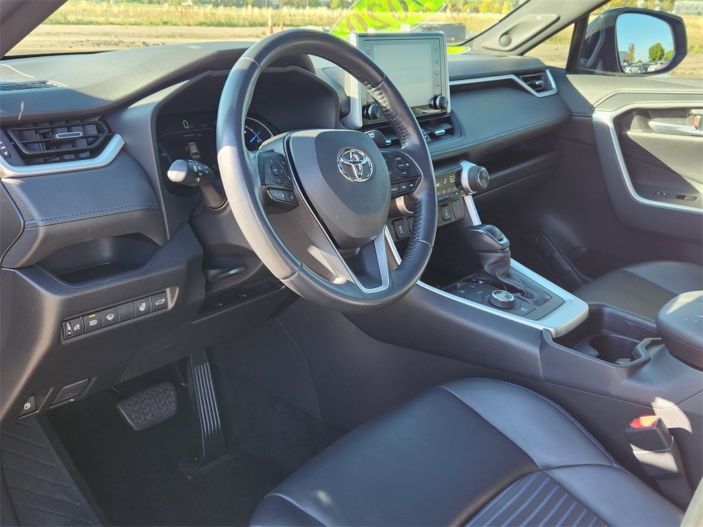 2020 Toyota RAV4 Hybrid XSE photo 7