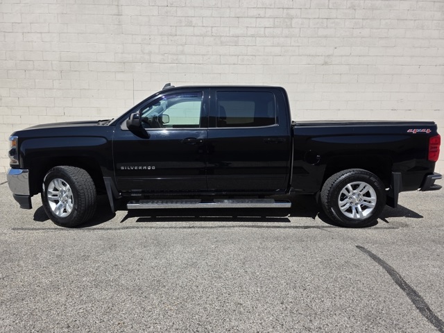 2017 Chevrolet Silverado 1500 LT photo 2