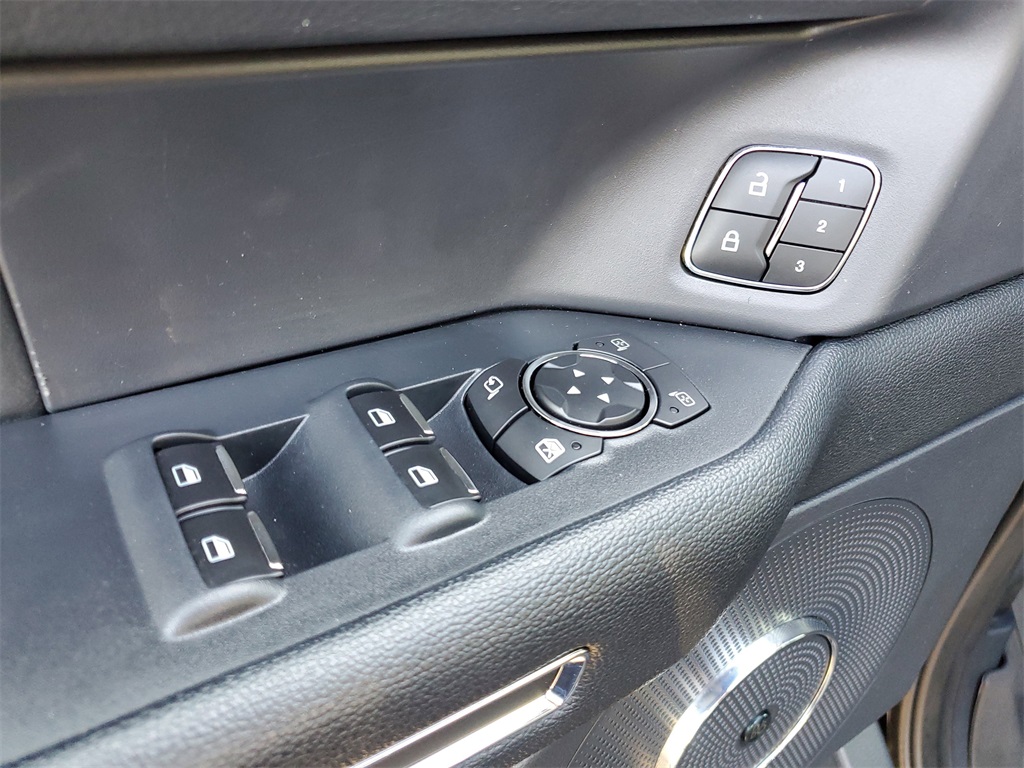 2022 Ford Expedition Limited photo 18