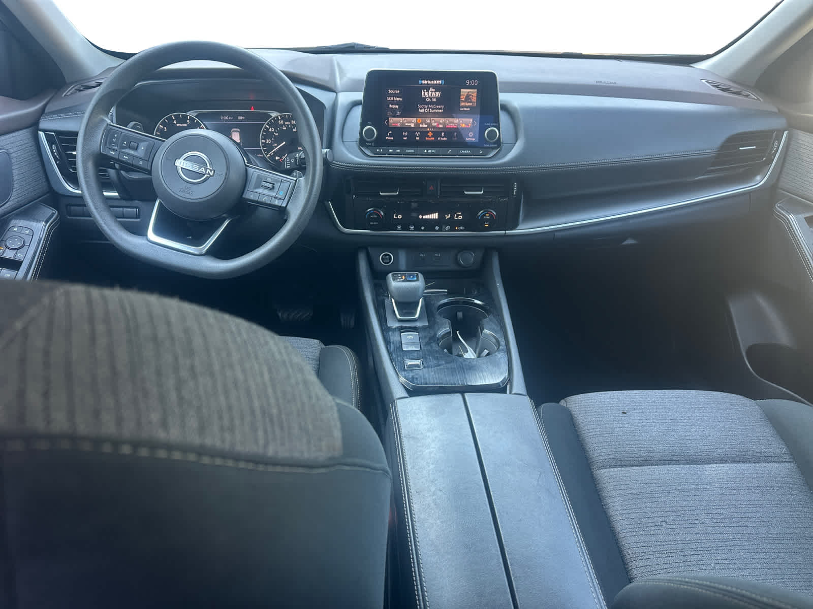 2022 Nissan Rogue SV photo 11