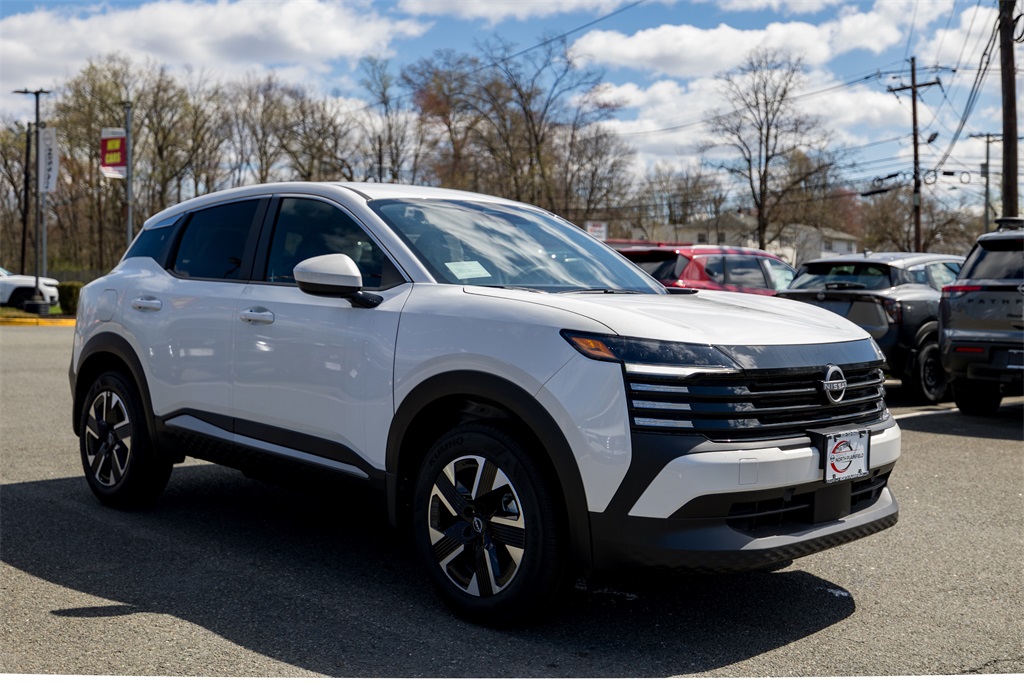 2025 Nissan Kicks SV photo 3