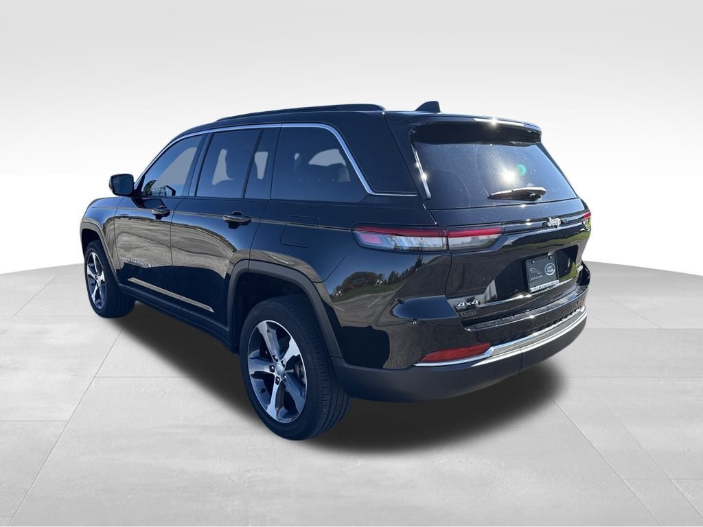 2024 Jeep Grand Cherokee Limited photo 2