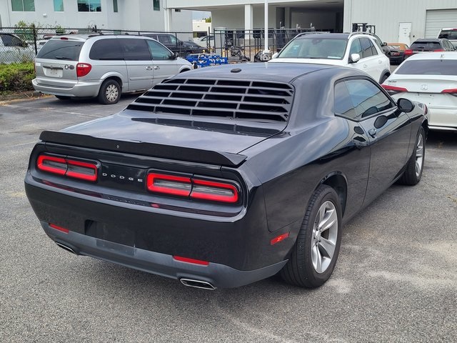 2018 Dodge Challenger SXT photo 2