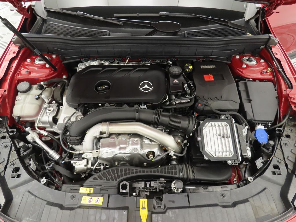 2025 Mercedes Benz GLB 250 photo 28
