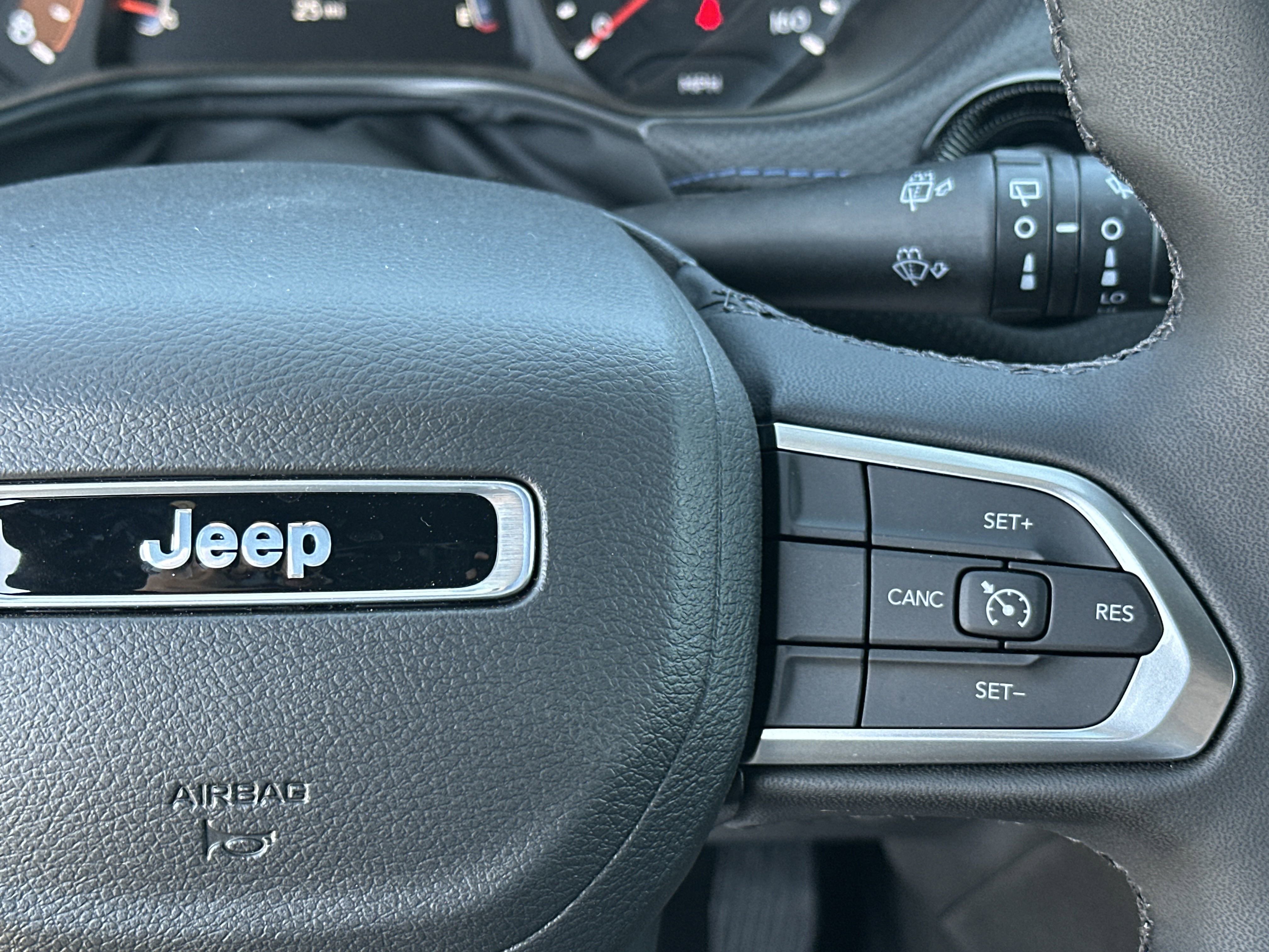 2025 Jeep Compass Latitude photo 4