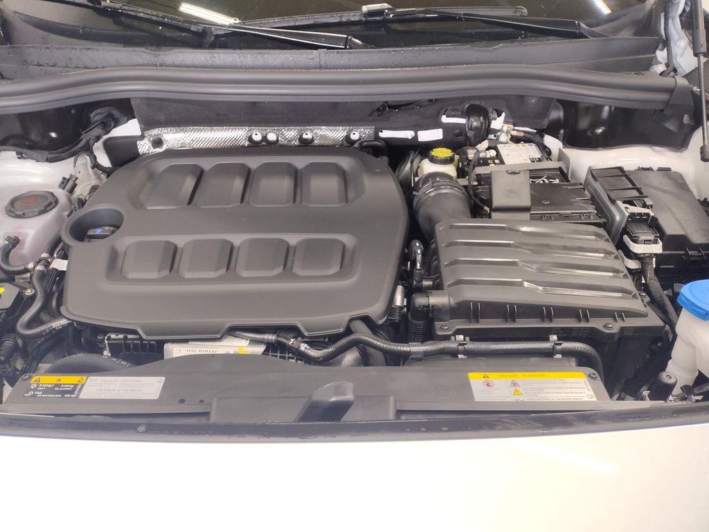 2025 Volkswagen Tiguan SE photo 3