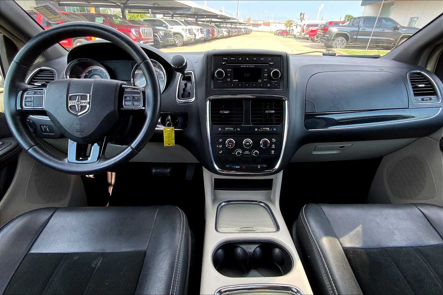 2017 Dodge Grand Caravan SXT photo 13