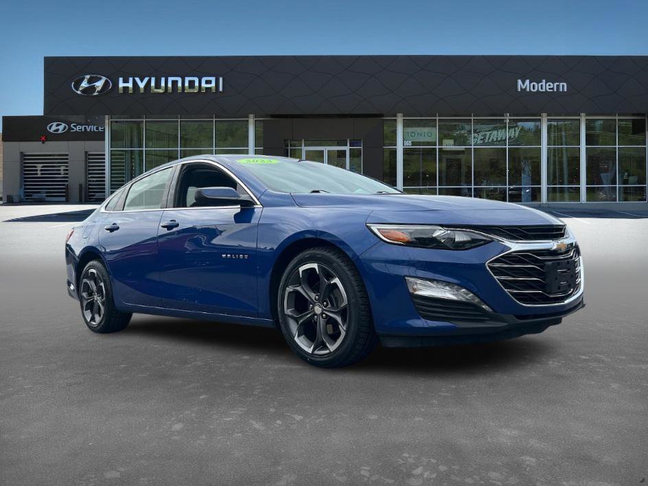 2023 Chevrolet Malibu 1LT photo 2