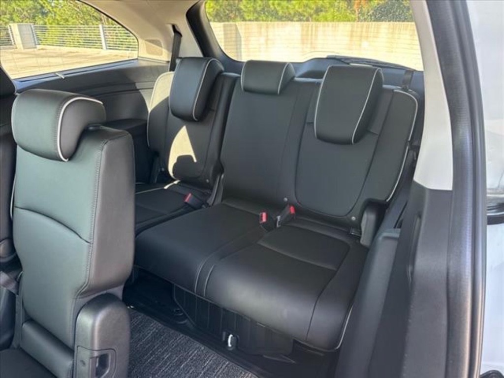 2026 Honda Odyssey Elite photo 11