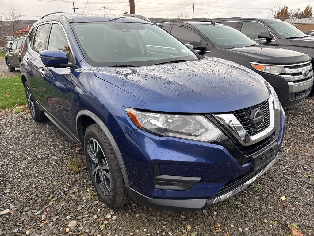 2020 Nissan Rogue SV photo 2