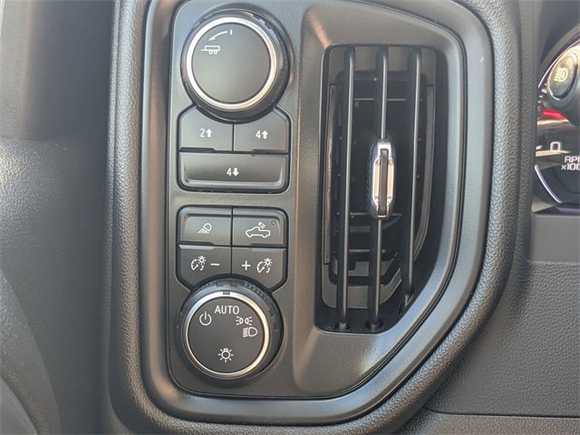 2024 Chevrolet Silverado 2500HD Custom photo 23