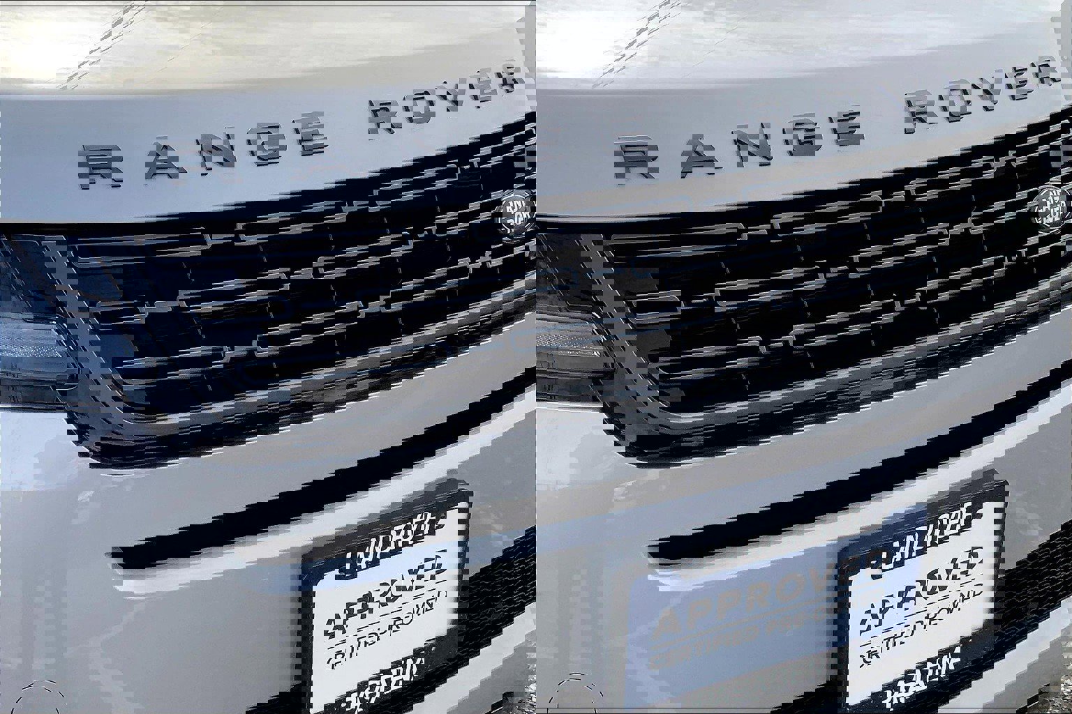 2024 Land Rover Range Rover Evoque Dynamic SE photo 28