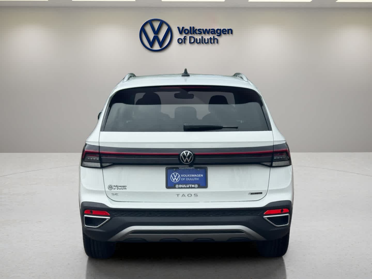 2025 Volkswagen Taos SE photo 3