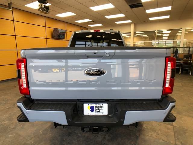 2025 Ford F-350 Lariat photo 4