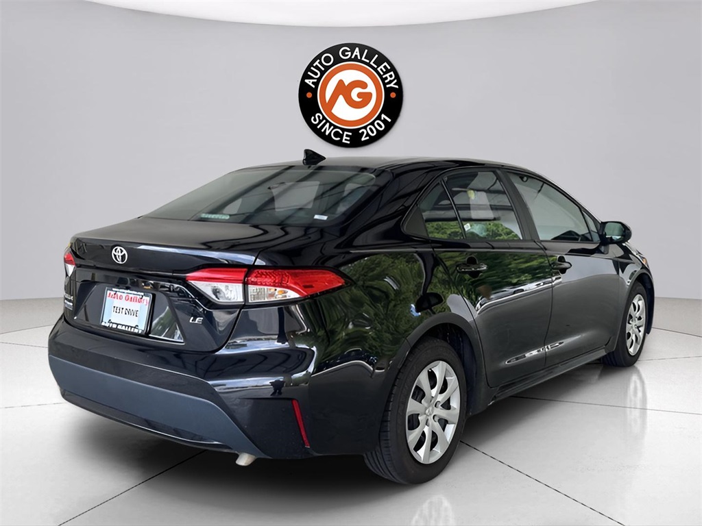 2022 Toyota Corolla LE photo 5