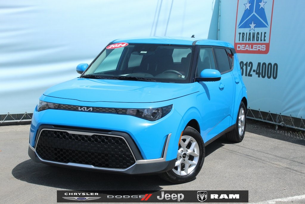 2024 Kia Soul LX's photo
