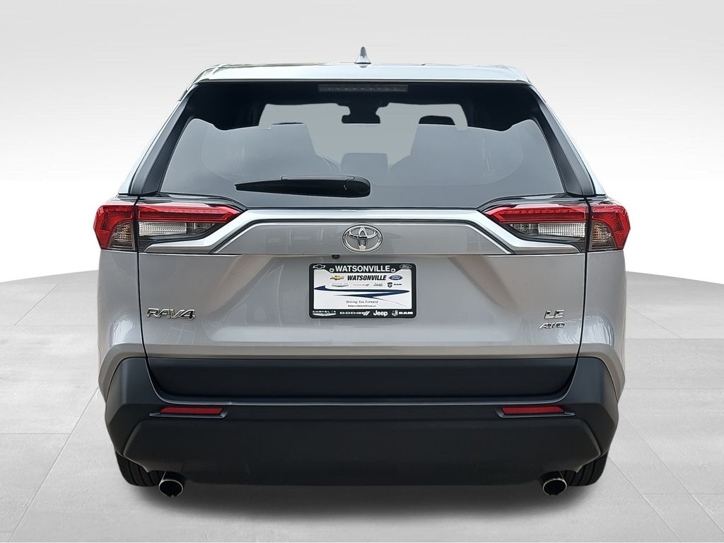 2024 Toyota RAV4 LE photo 3