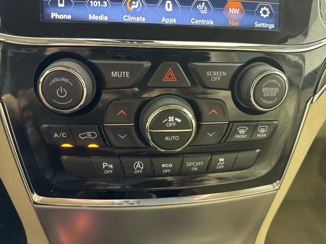 2020 Jeep Grand Cherokee Overland photo 18