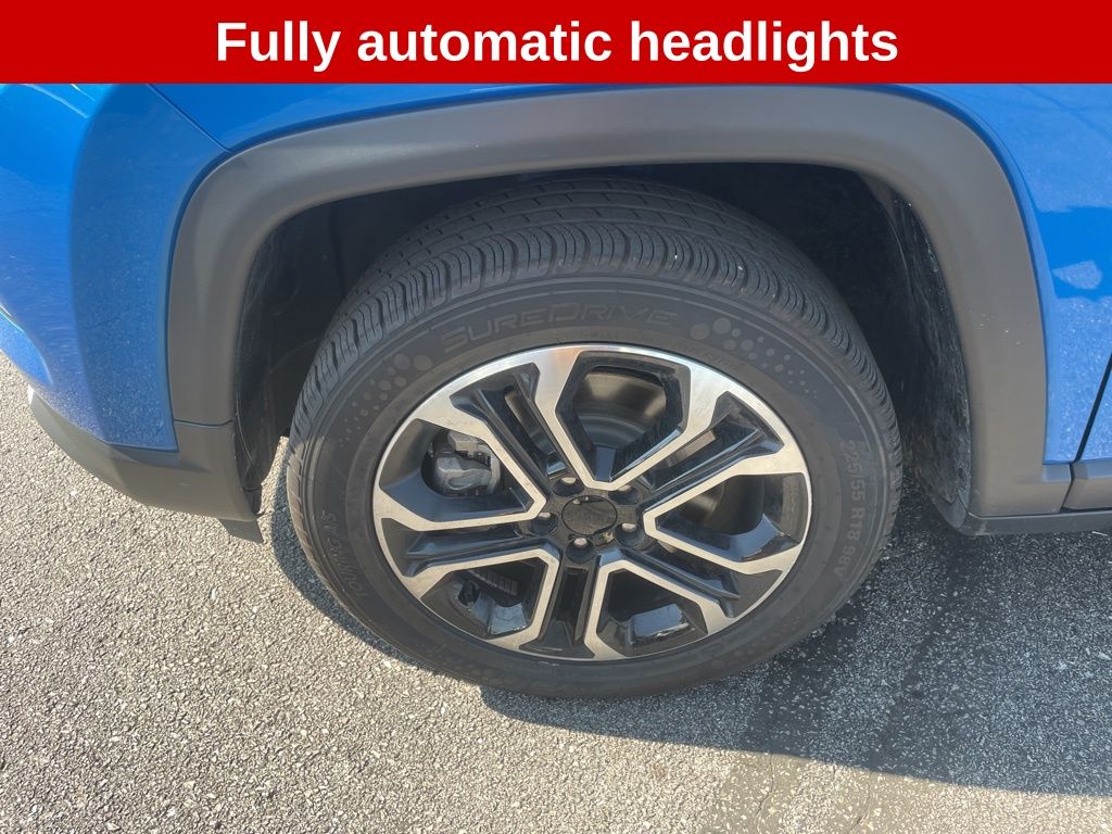 2023 Jeep Compass Limited photo 9