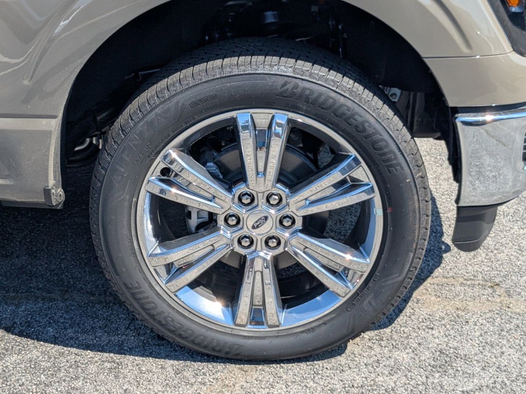 2025 Ford F-150 Lariat photo 10