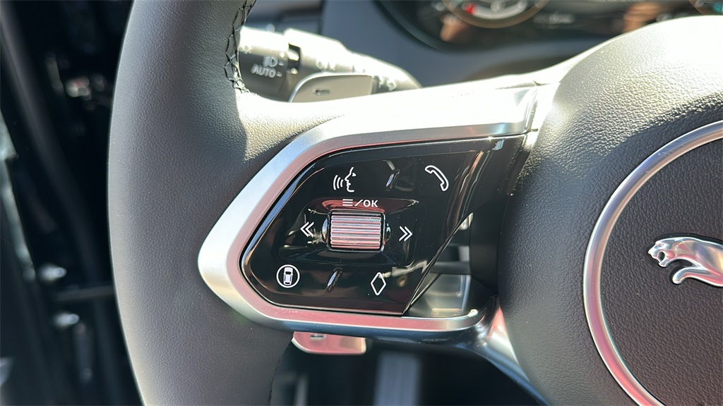 2024 Jaguar E-PACE R-Dynamic SE photo 14