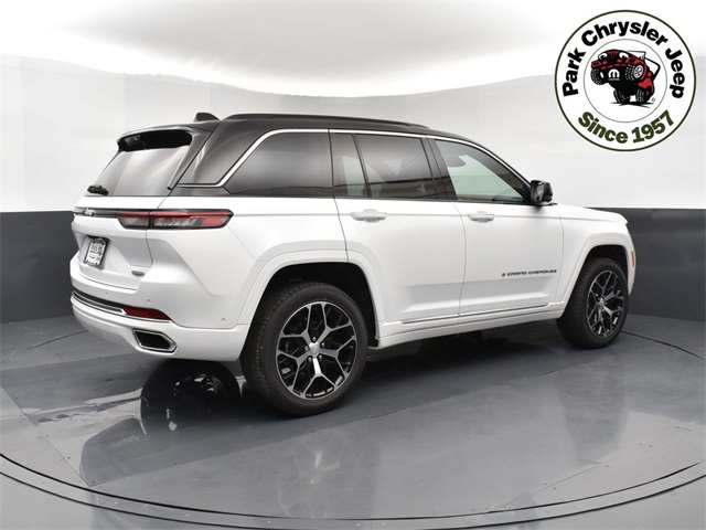 2025 Jeep Grand Cherokee Summit Reserve photo 2