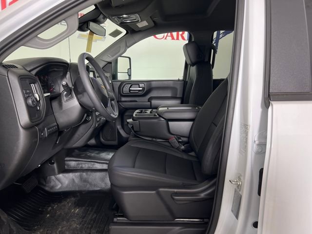 2025 Chevrolet Silverado 3500HD Work Truck photo 3