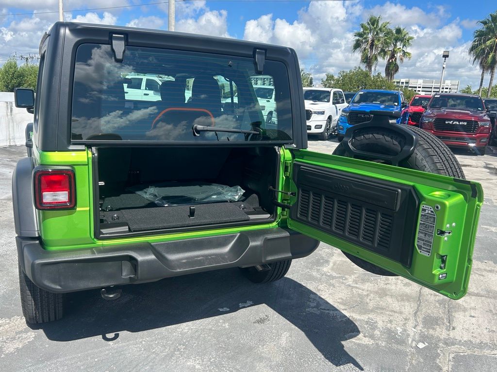 2025 Jeep Wrangler Sport photo 21