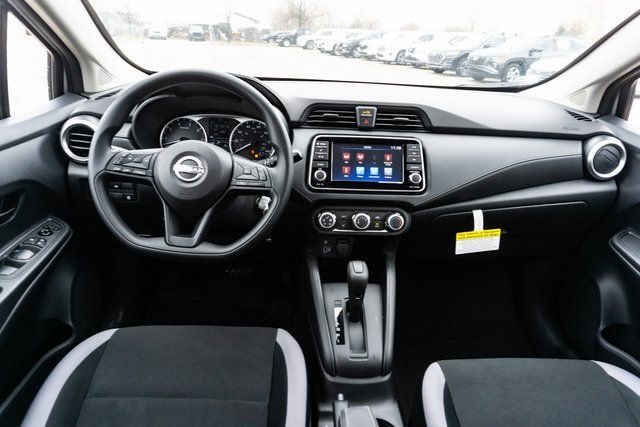 2025 Nissan Versa S photo 16