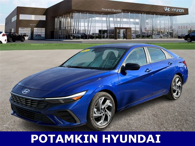 2025 Hyundai Elantra SEL's photo