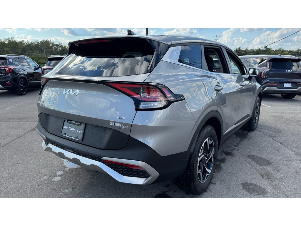 2025 Kia Sportage LX photo 3