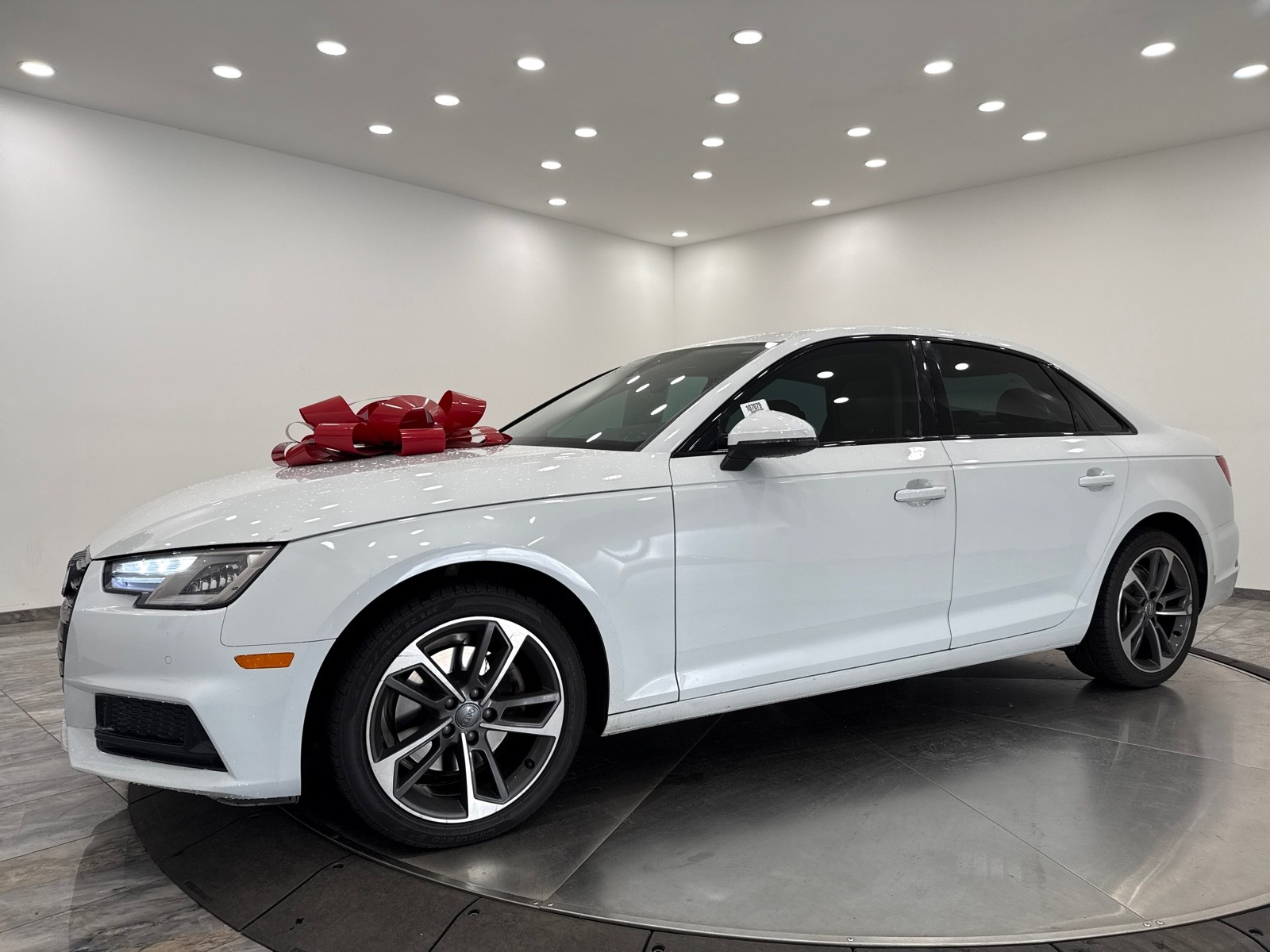 2019 Audi A4 Premium photo 3