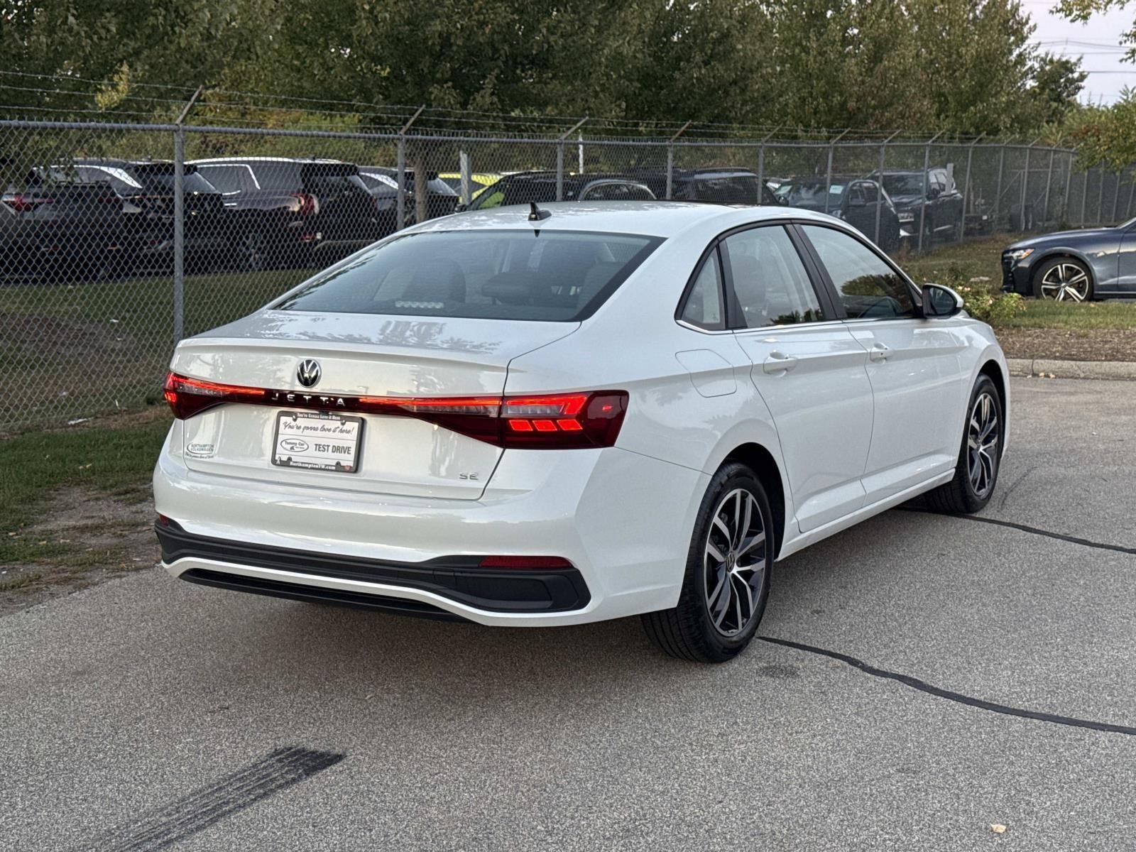 2026 Volkswagen Jetta 1.5T SE photo 4