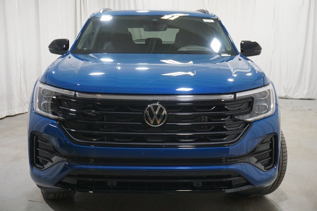 2025 Volkswagen Atlas Cross Sport SEL R-Line photo 4