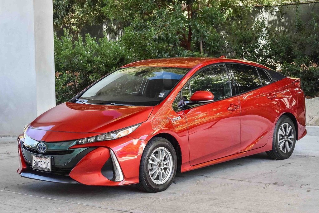 2017 Toyota Prius Prime Premium photo 3