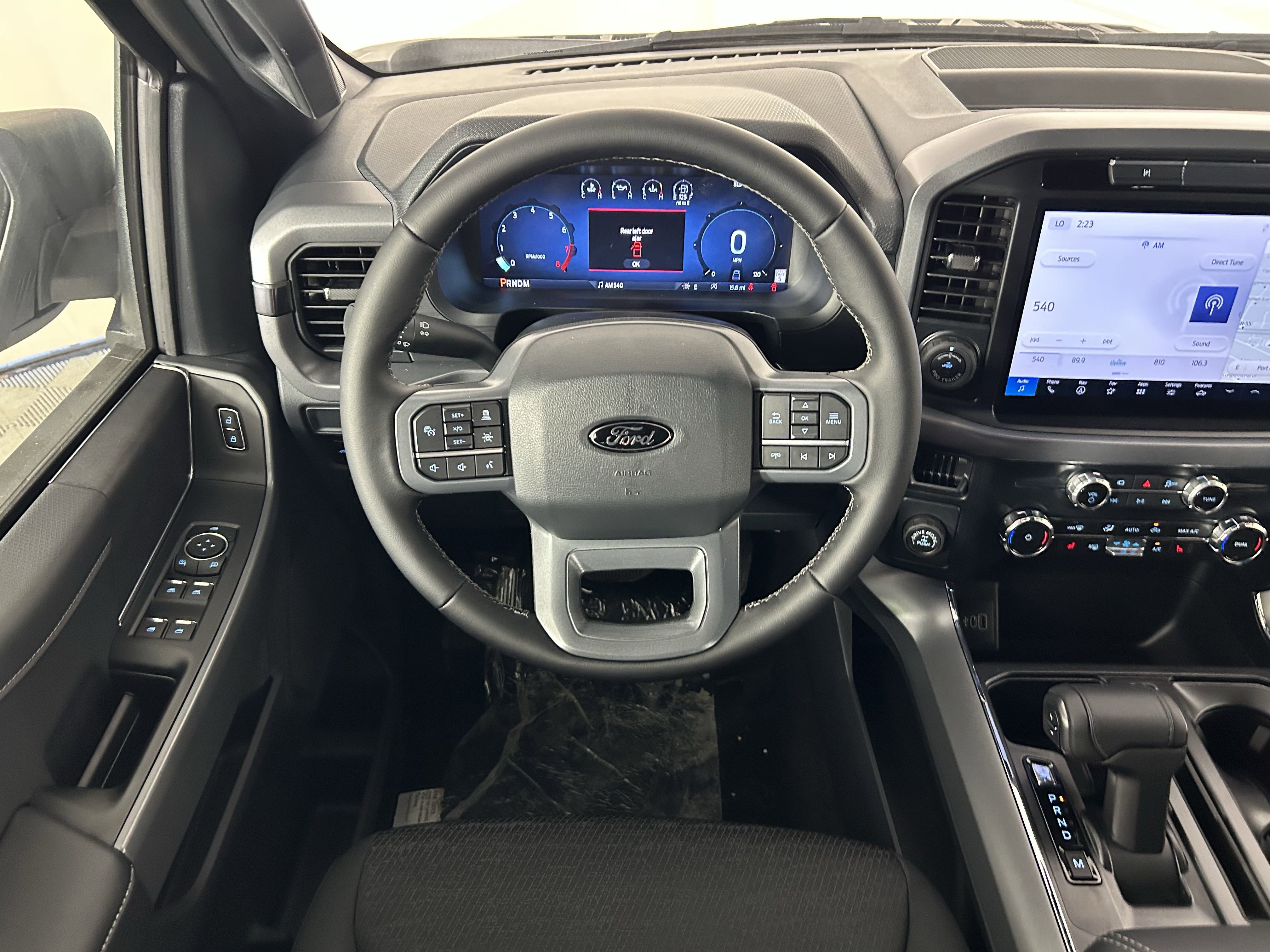 2025 Ford F-150 XLT photo 5