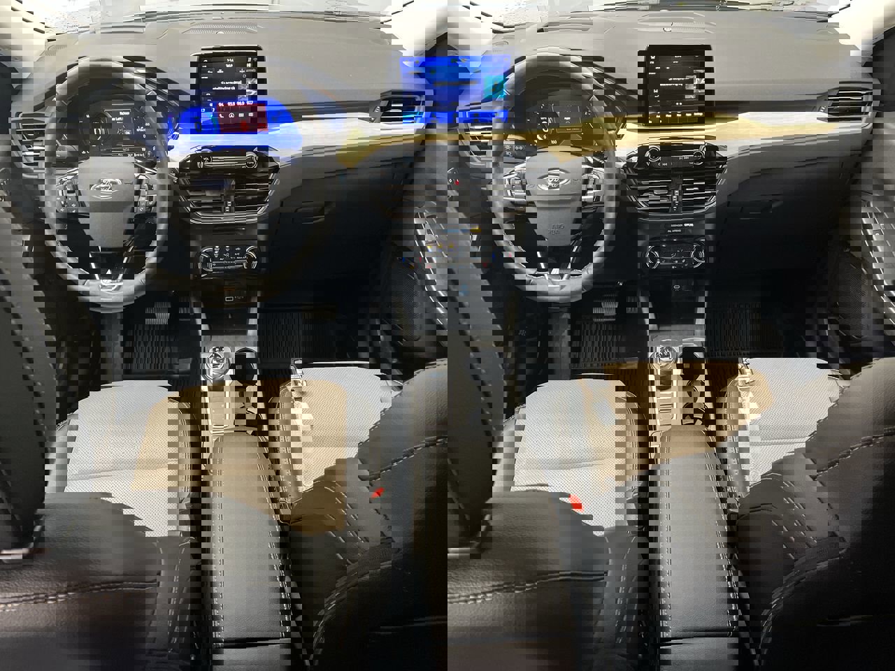 2022 Ford Escape Titanium photo 4