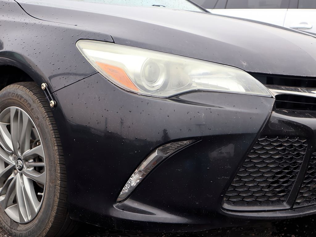 2015 Toyota Camry SE photo 8