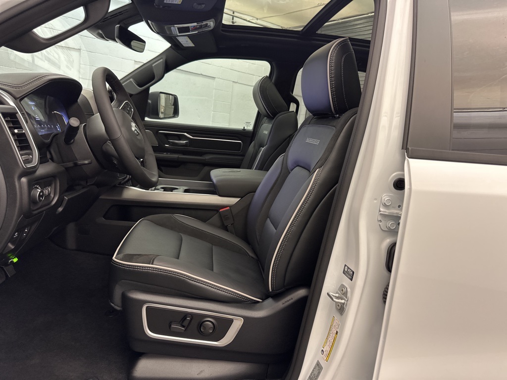 2025 Ram 1500 Laramie photo 13