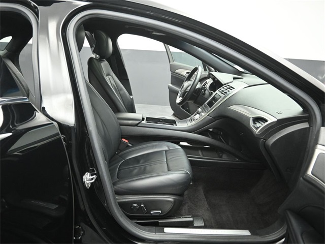 2017 LINCOLN MKZ - Image 30