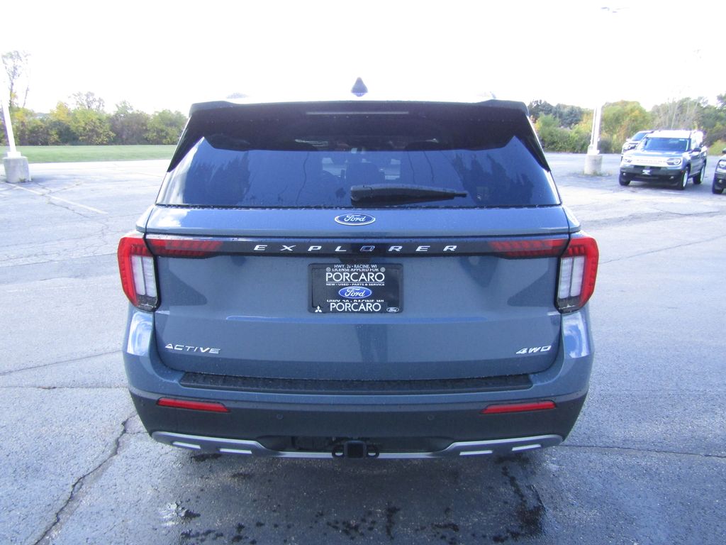 2026 Ford Explorer photo 4