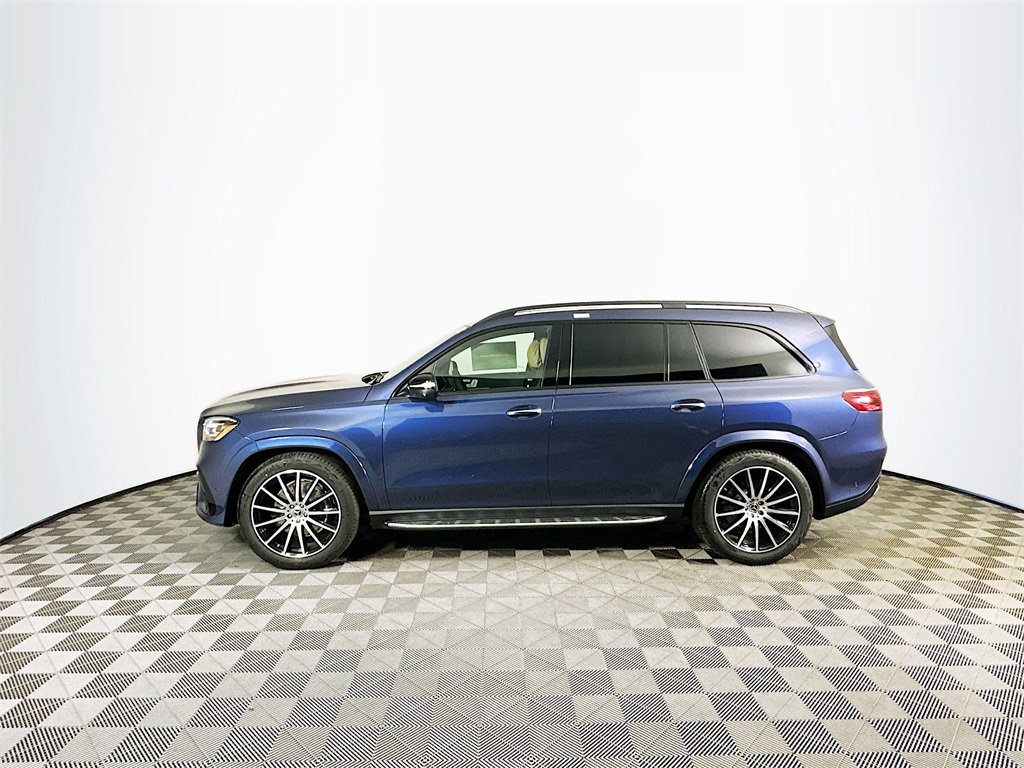 2026 Mercedes Benz GLS 580 4MATIC photo 2