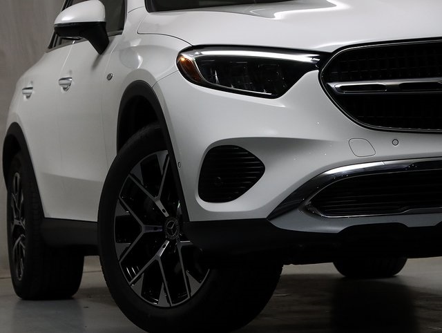 2025 Mercedes Benz GLC 350e 4MATIC photo 2