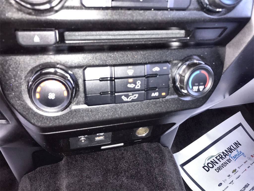 2015 Ford F-150 XLT photo 17