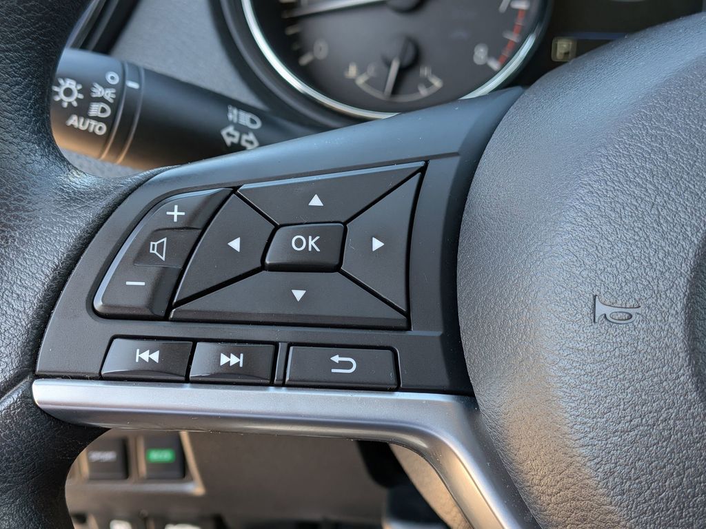 2022 Nissan Rogue Sport S photo 13