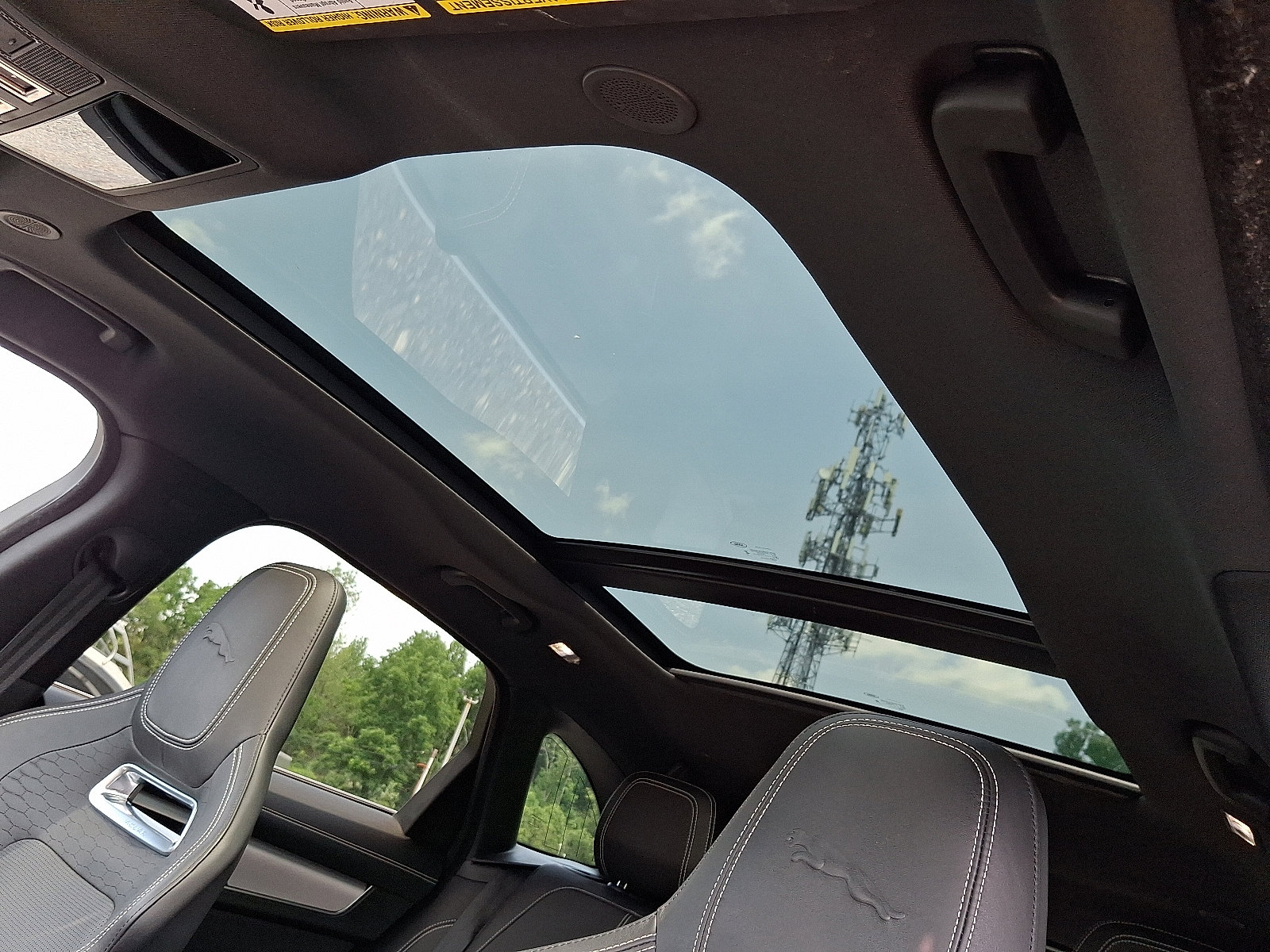 2024 Jaguar F-PACE P250 R-Dynamic S photo 27