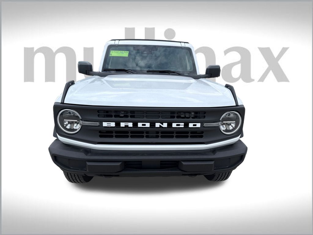 2025 Ford Bronco Base photo 8