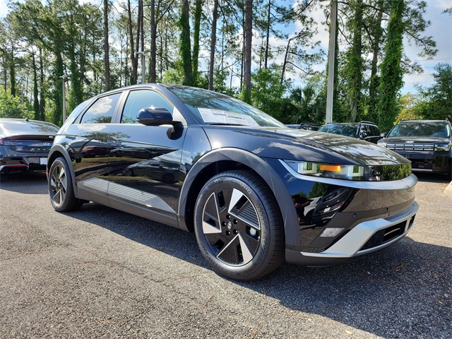 2025 Hyundai IONIQ 5 SE's photo