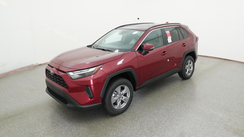 2025 Toyota RAV4 XLE's photo