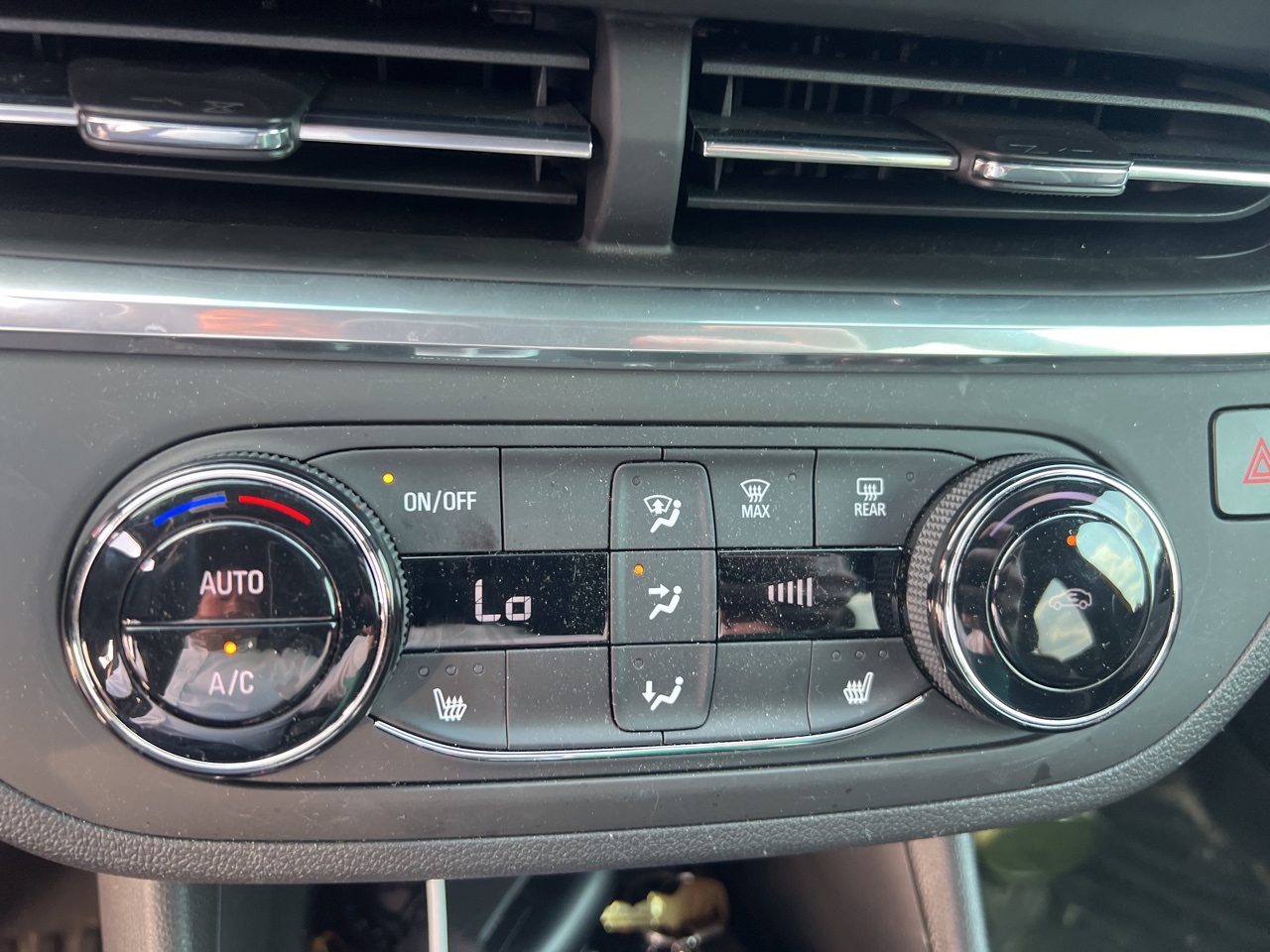 2024 Buick Envista Preferred photo 8